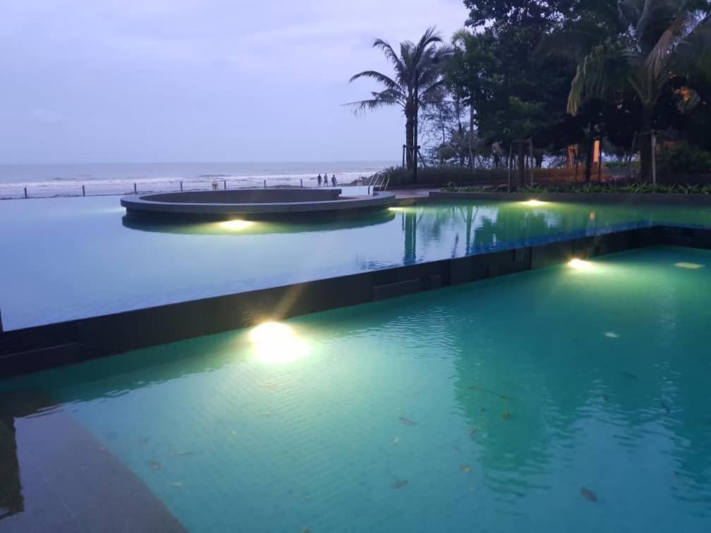 Timurbay Studio Apartment Facing Beautiful Beach Kuantan Eksteriør billede