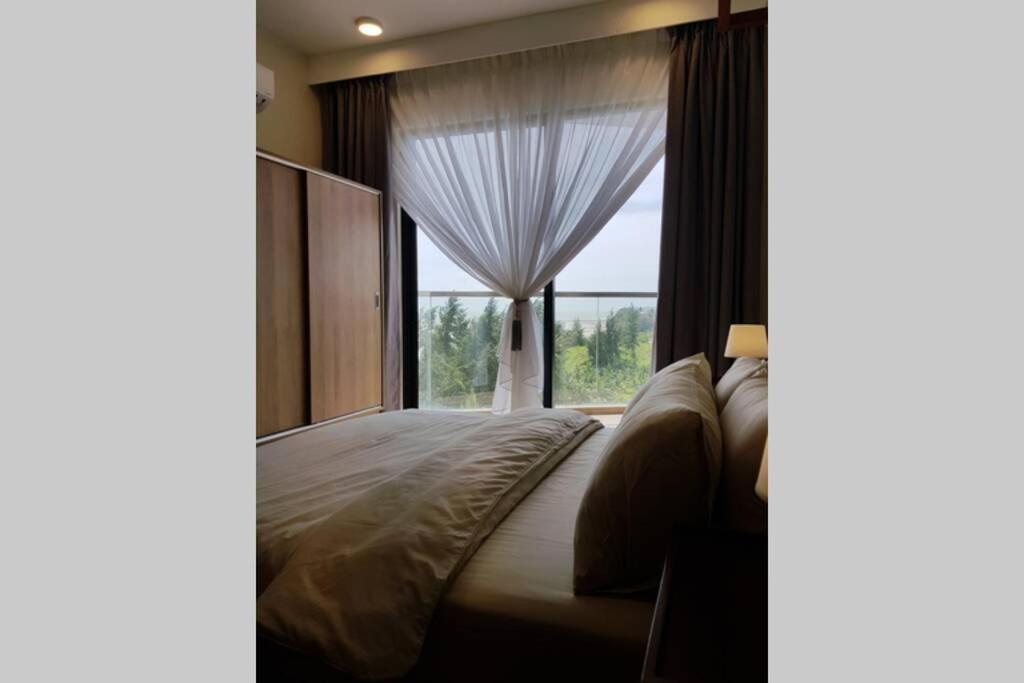 Timurbay Studio Apartment Facing Beautiful Beach Kuantan Eksteriør billede